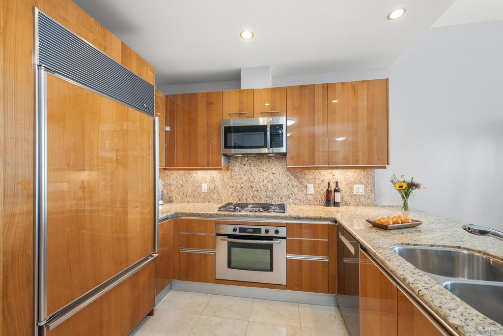 550 Front St 302 Property Photo 6