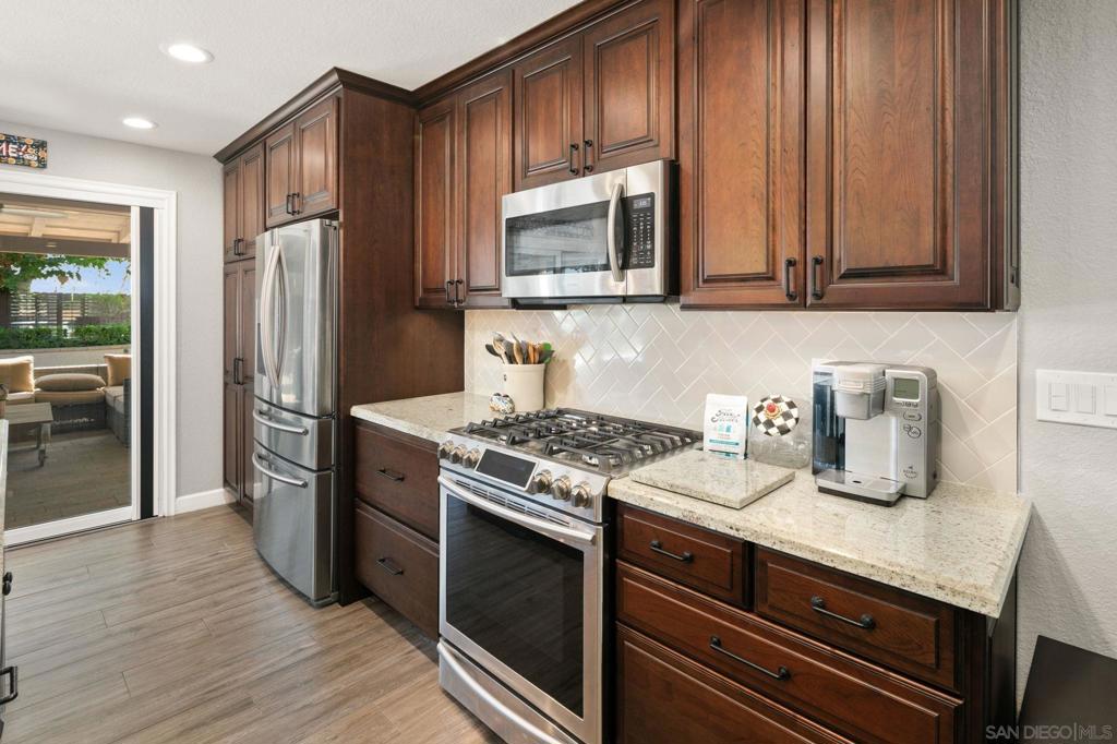 4876 Mount Royal Place Property Photo 5