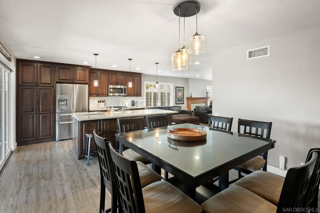 4876 Mount Royal Place Property Photo 9