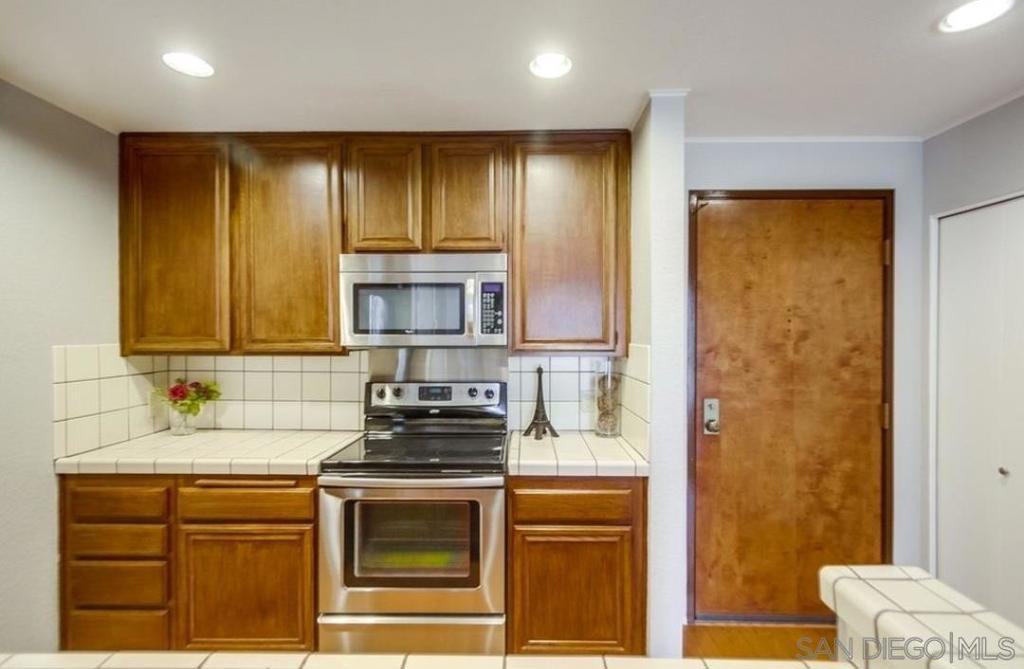 850 State Street 328 Property Photo 9
