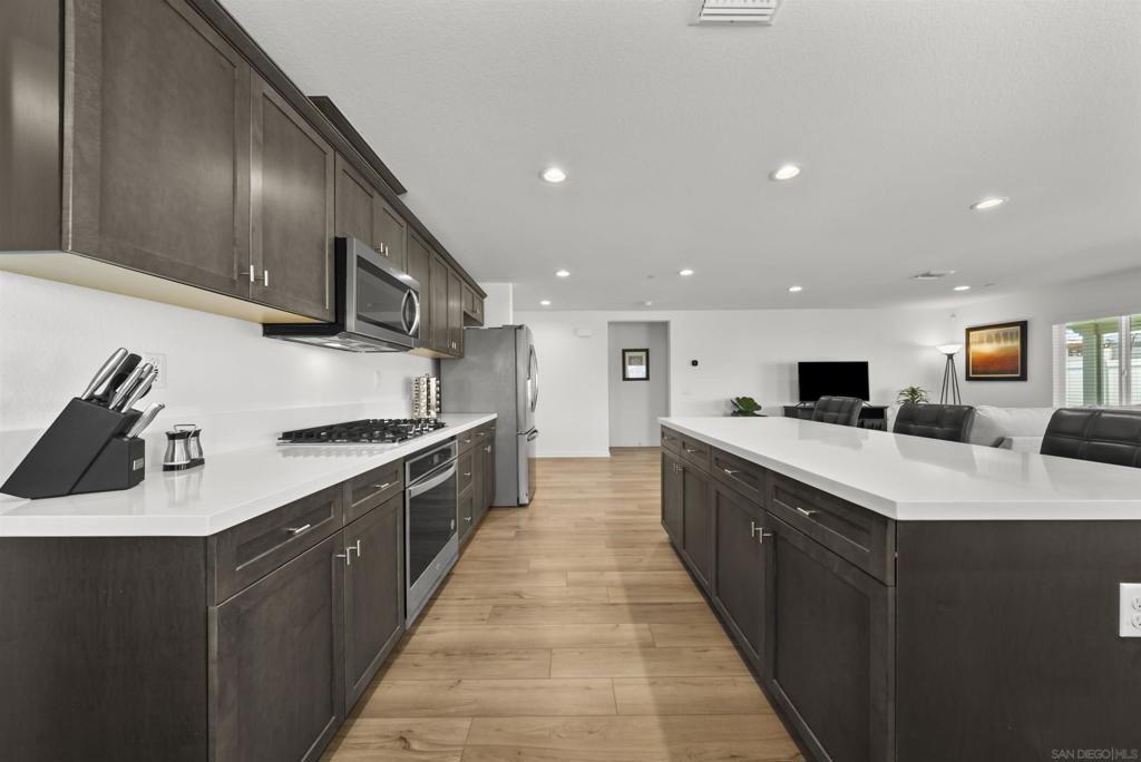 32404 Wild West Ct Property Photo 7