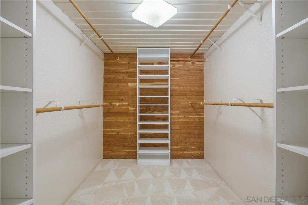 5643 Bloch St Property Photo 8