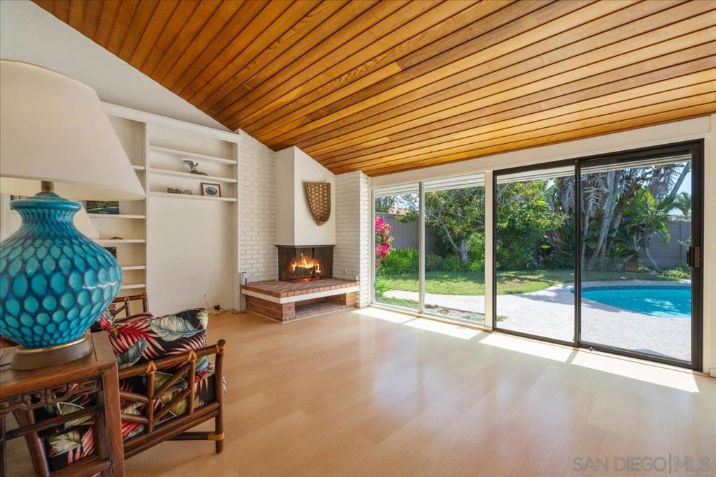 5643 Bloch St Property Photo 10