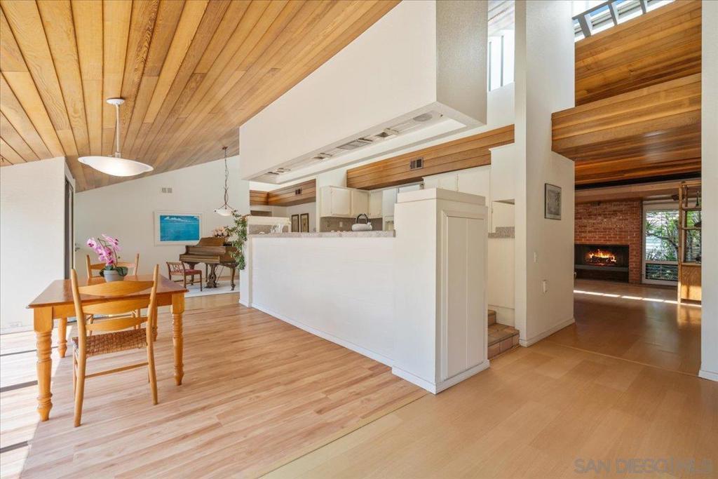 5643 Bloch St Property Photo 12