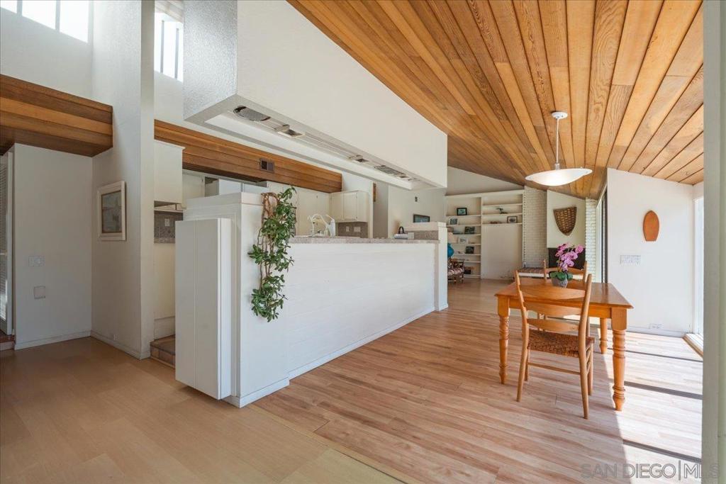 5643 Bloch St Property Photo 17