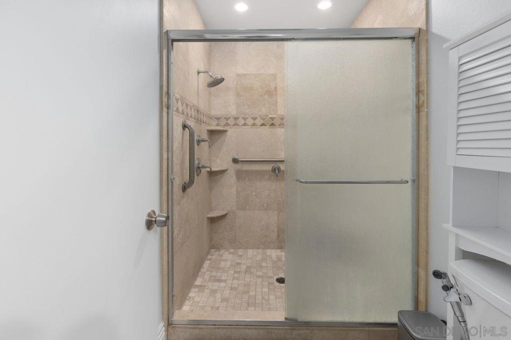 6121 Calle Mariselda 304 Property Photo 20