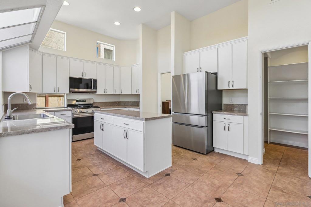9432 Hito Court Property Photo 7