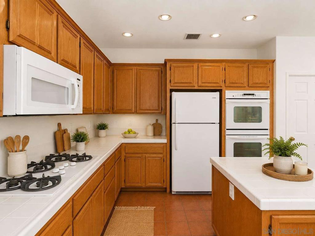 1586 Silver Cup Ct Property Photo 18