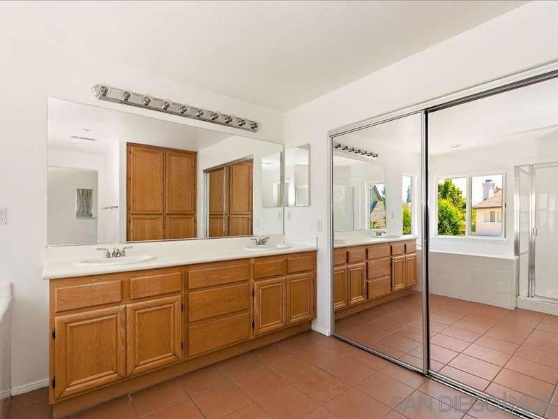 1586 Silver Cup Ct Property Photo 43