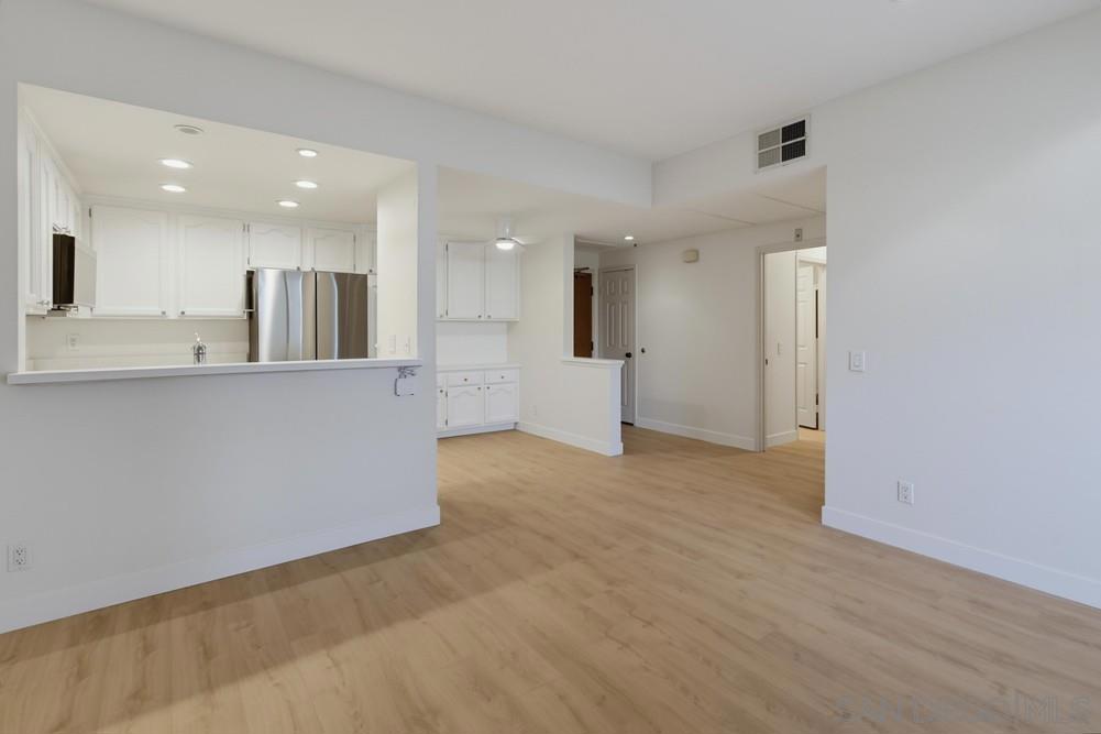 5865 Friars Rd 3104 Property Photo 5