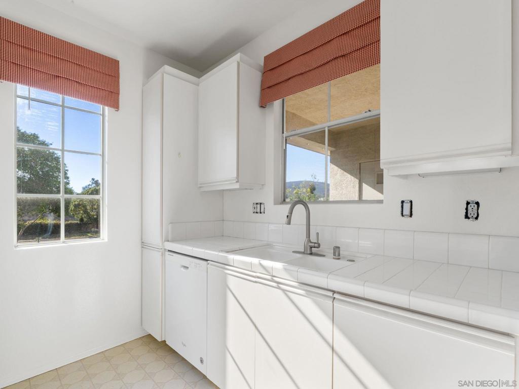 10830 Sabre Hill 202 Property Photo 6
