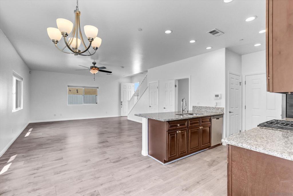 946 11th Property Photo 6