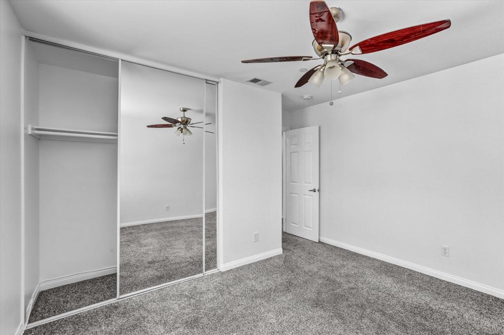 946 11th Property Photo 11