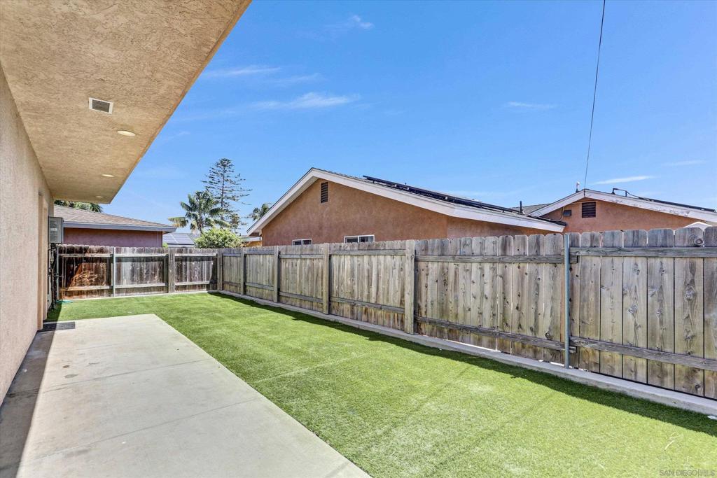 946 11th Property Photo 25