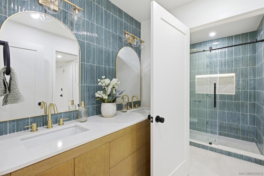 4044 Crystal Dawn 103 Property Photo 16