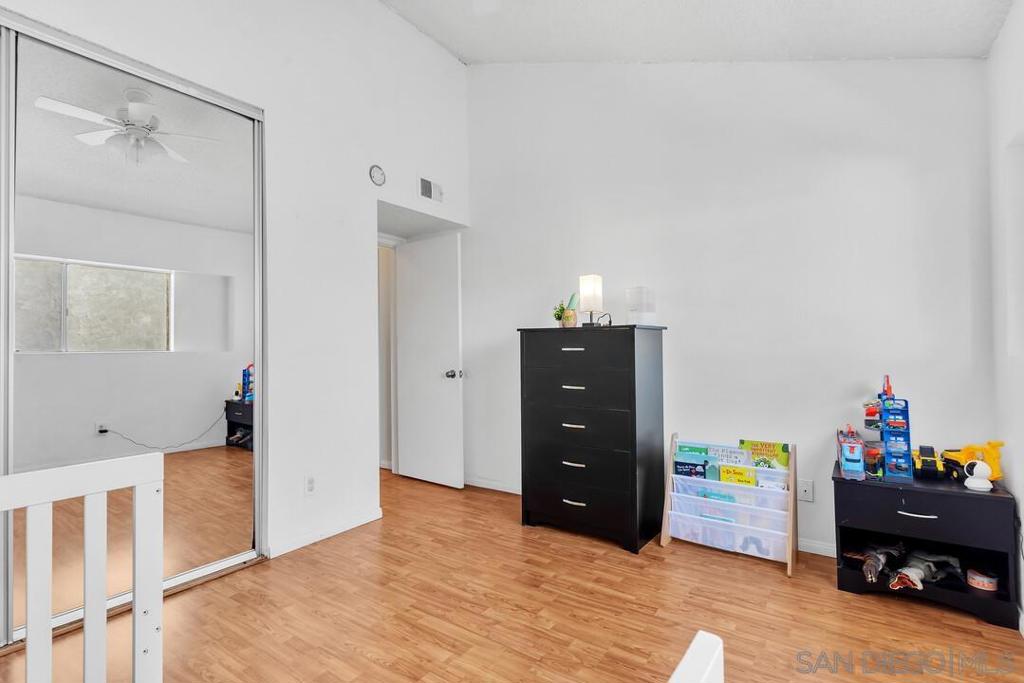 748 N Mollison Ave Unit A Property Photo 23
