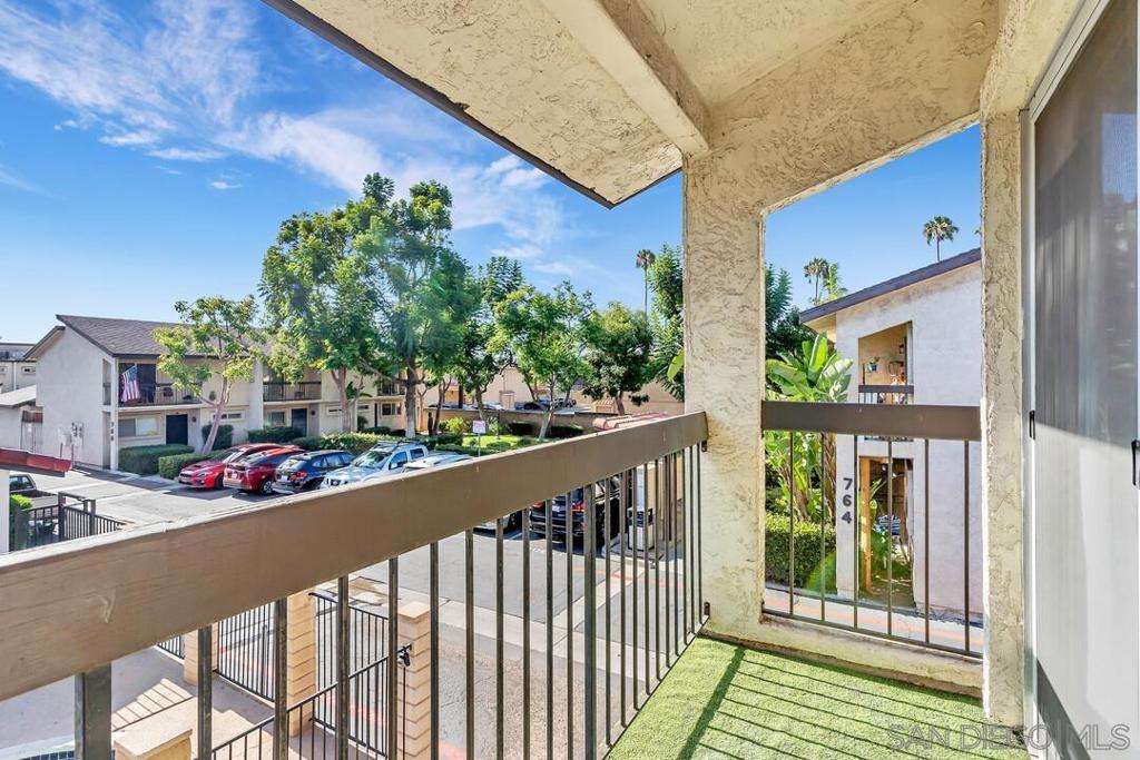 748 N Mollison Ave Unit A Property Photo 31