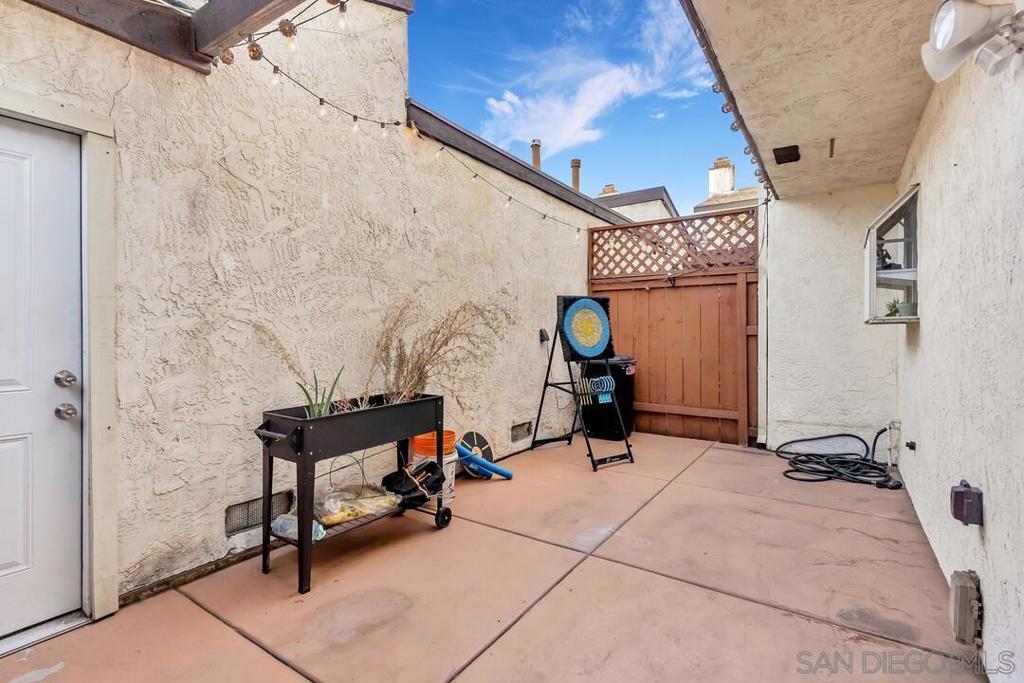 748 N Mollison Ave Unit A Property Photo 32