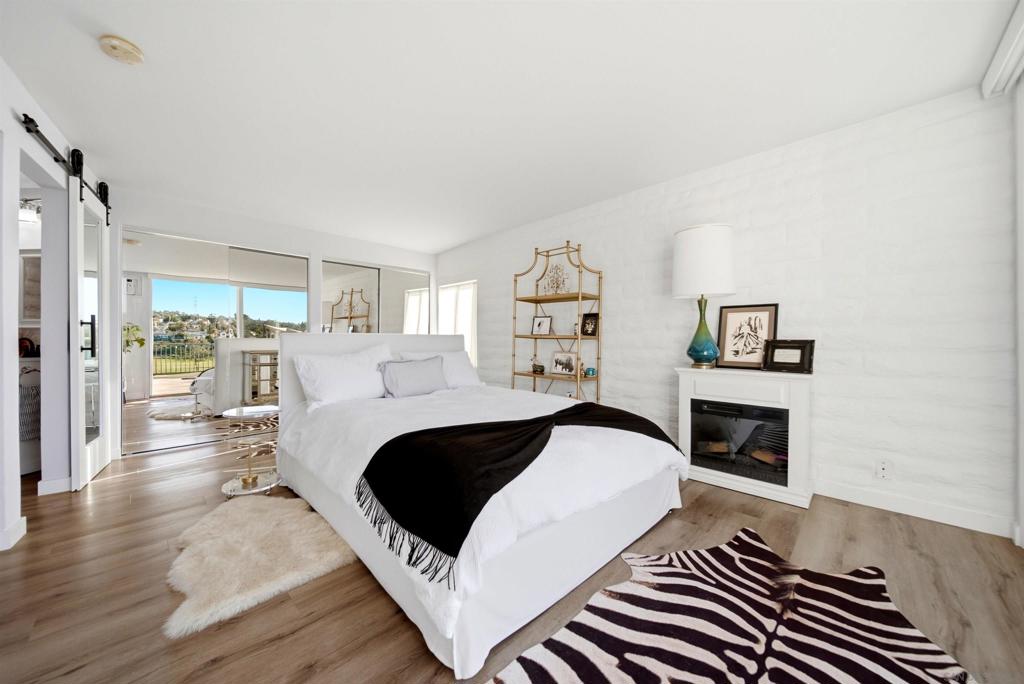 2544 Navarra Dr 12 Property Photo 21