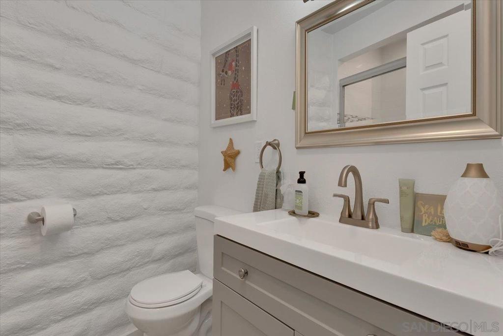 2544 Navarra Dr 12 Property Photo 27