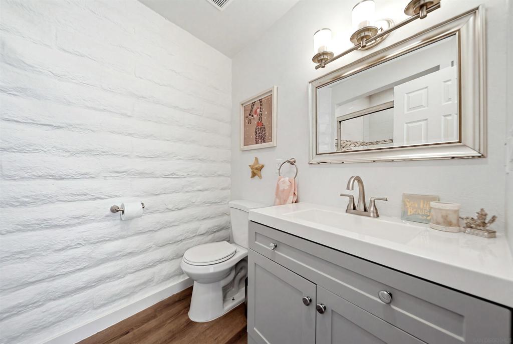2544 Navarra Dr 12 Property Photo 30