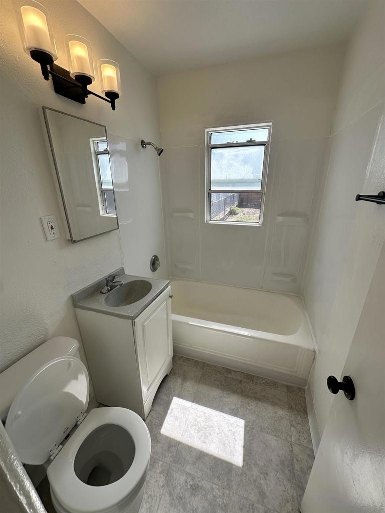 4225 Central Avenue Property Photo 15