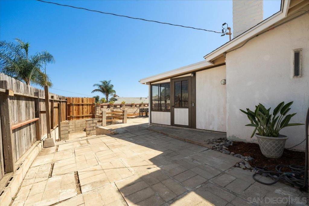 448 W Redondo Property Photo 28