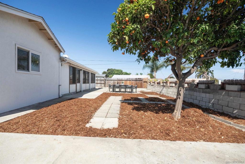 448 W Redondo Property Photo 33