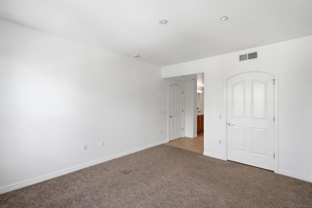 301 W G St 317 Property Photo 25