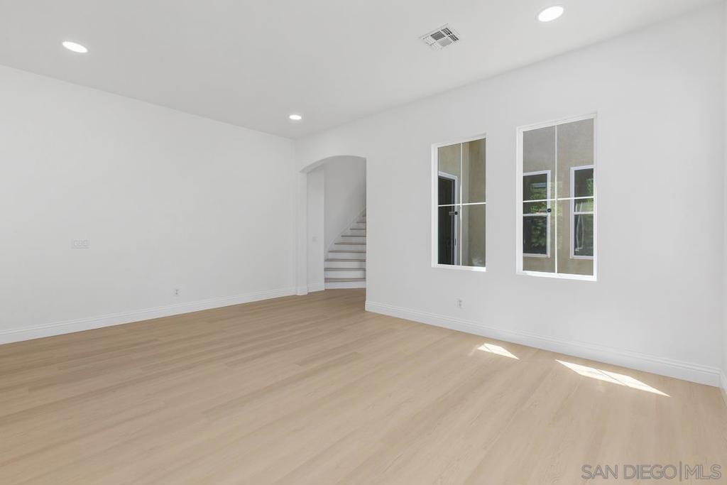 11586 Swan Lake Dr Property Photo 7
