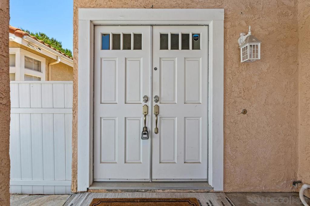 1108 Brioso Court Property Photo 4