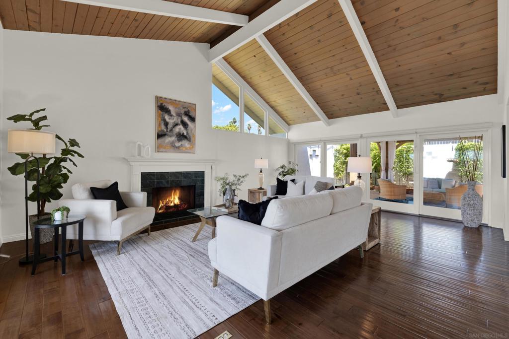 20 Via Alta Vis Property Photo 1
