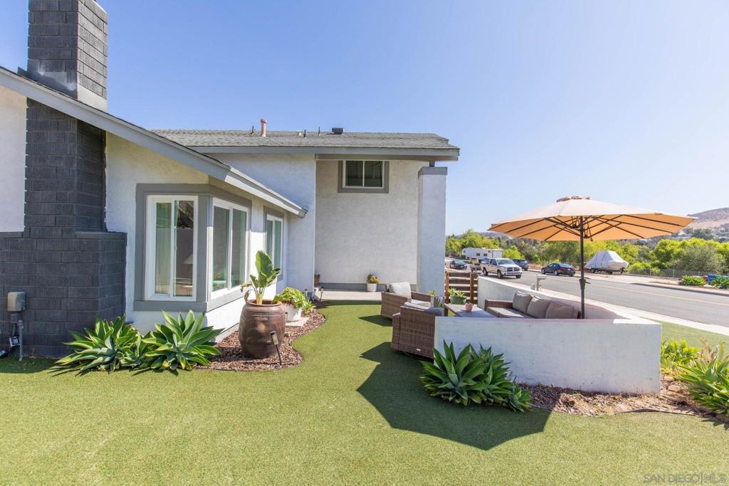 10274 Pebble Beach Dr Property Photo 3