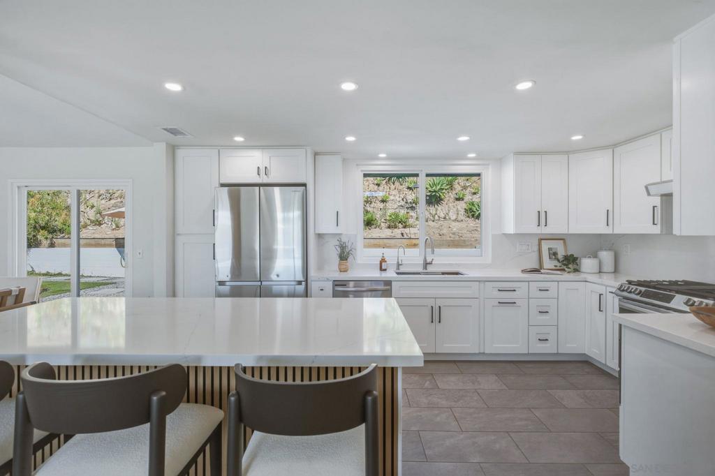 10274 Pebble Beach Dr Property Photo 17