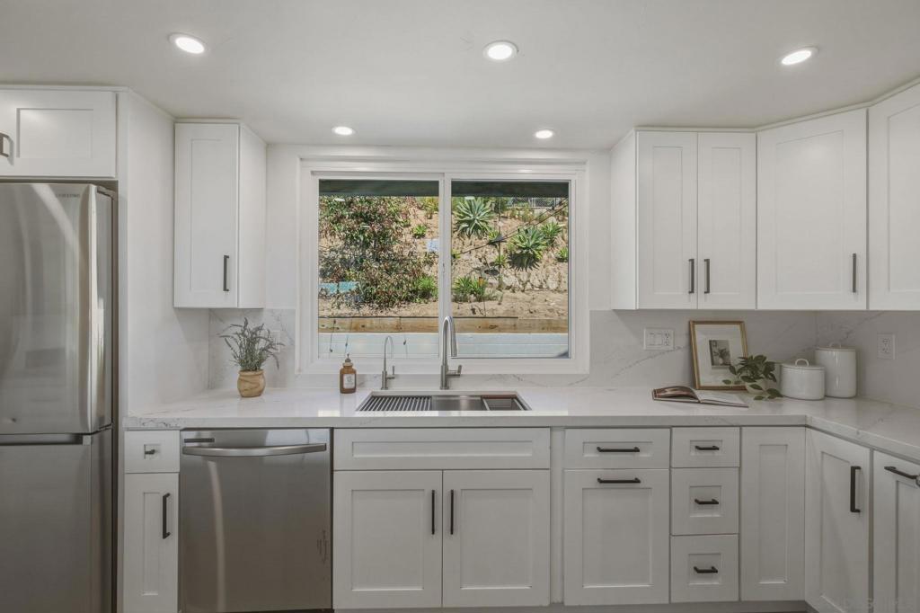 10274 Pebble Beach Dr Property Photo 23