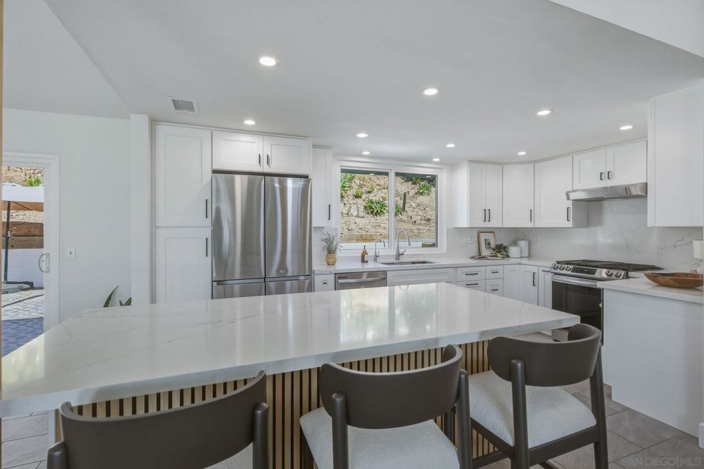 10274 Pebble Beach Dr Property Photo 24