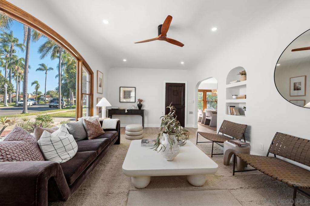 4866 Sussex Property Photo 3