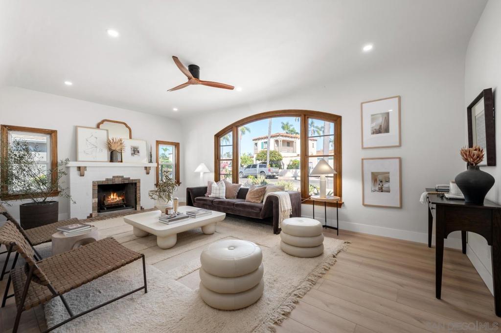 4866 Sussex Property Photo 4
