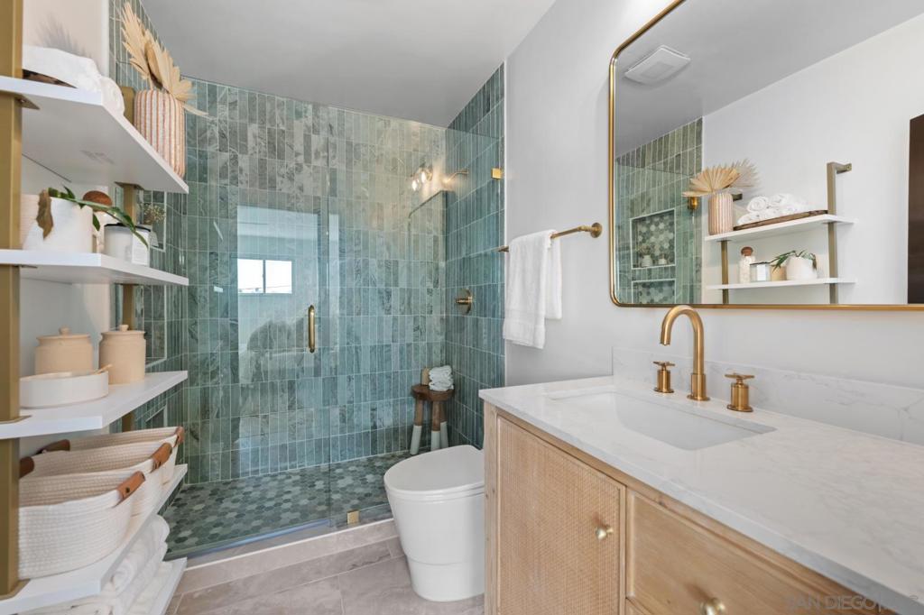 4866 Sussex Property Photo 16