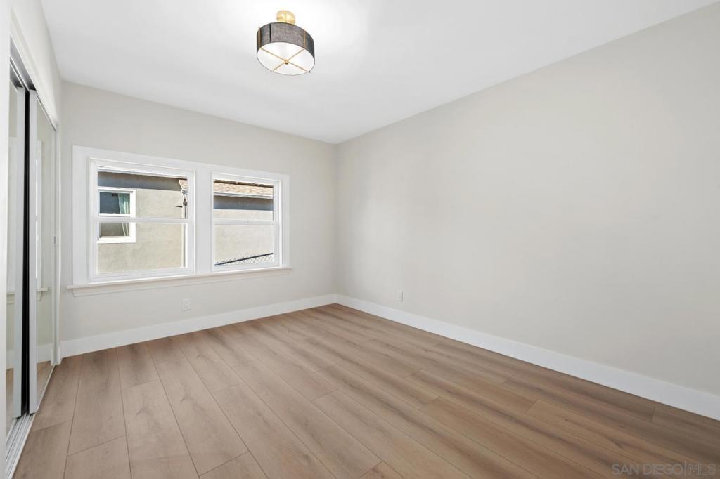 4866 Sussex Property Photo 17