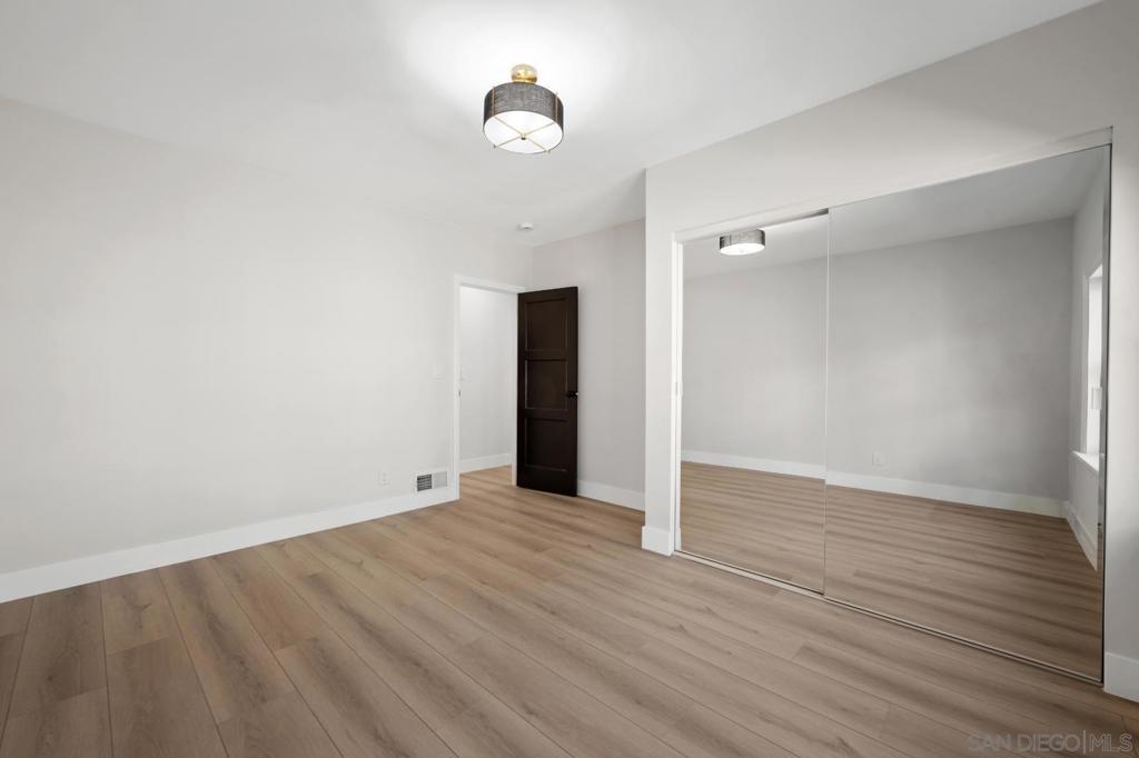 4866 Sussex Property Photo 18