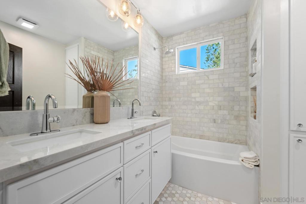 4866 Sussex Property Photo 19