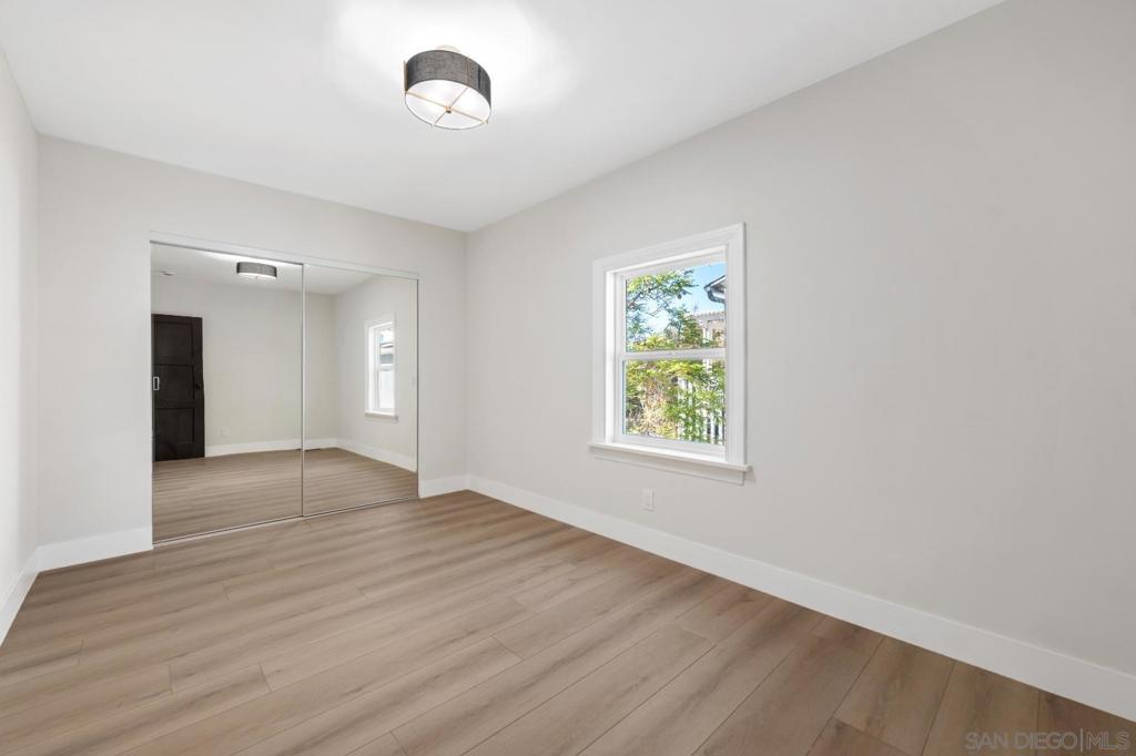 4866 Sussex Property Photo 21