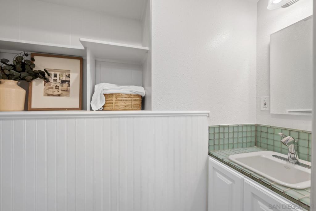 4866 Sussex Property Photo 27