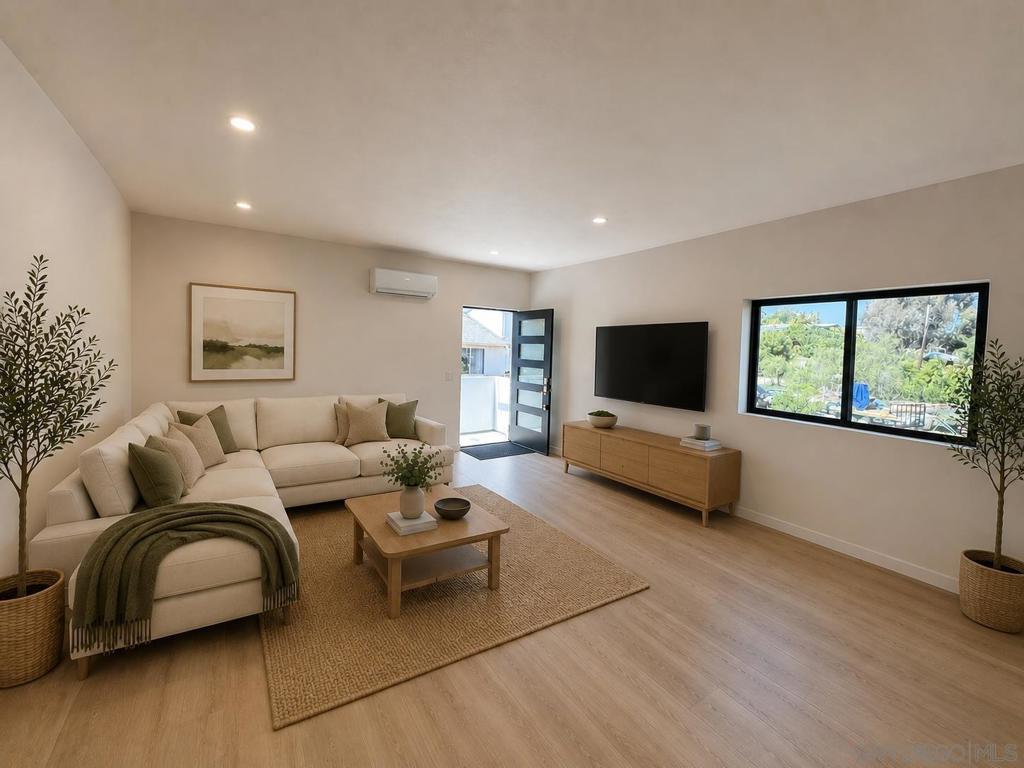 2527 Beryl St Property Photo 3