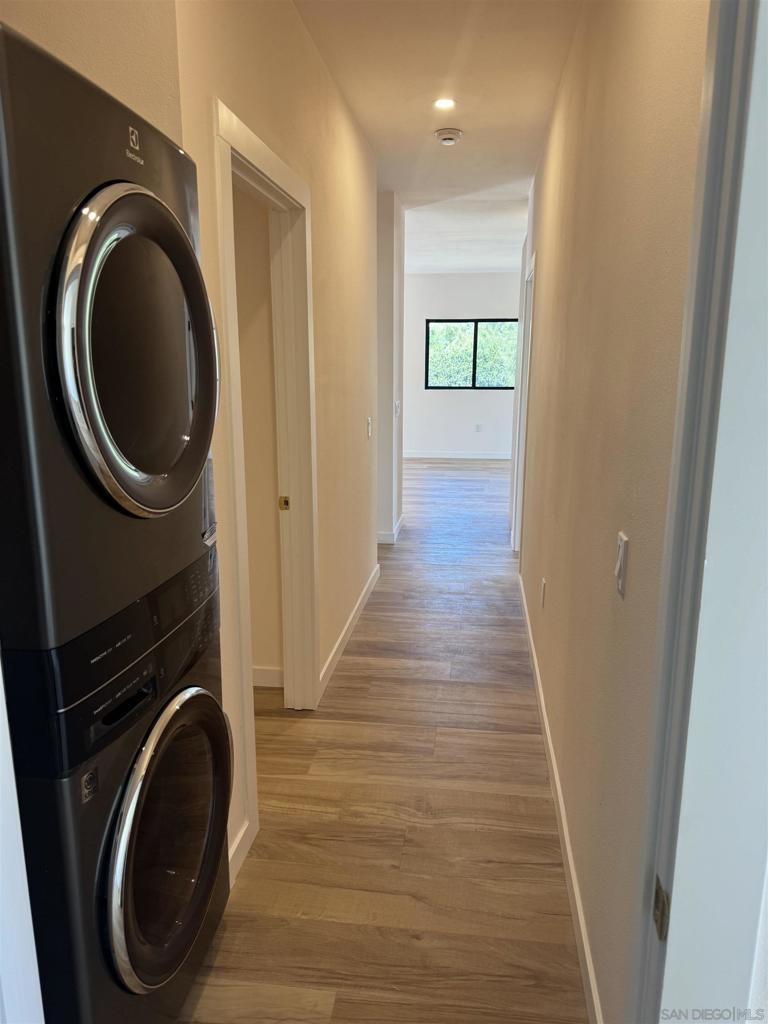 2527 Beryl St Property Photo 16
