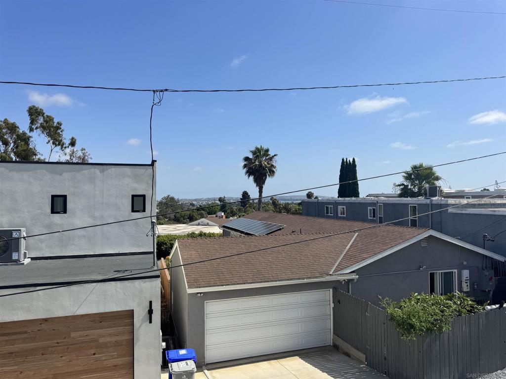 2527 Beryl St Property Photo 24