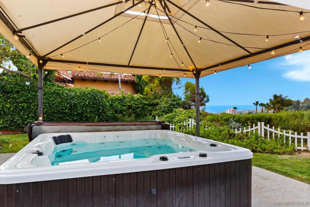 7806 Via Capri Property Photo 4