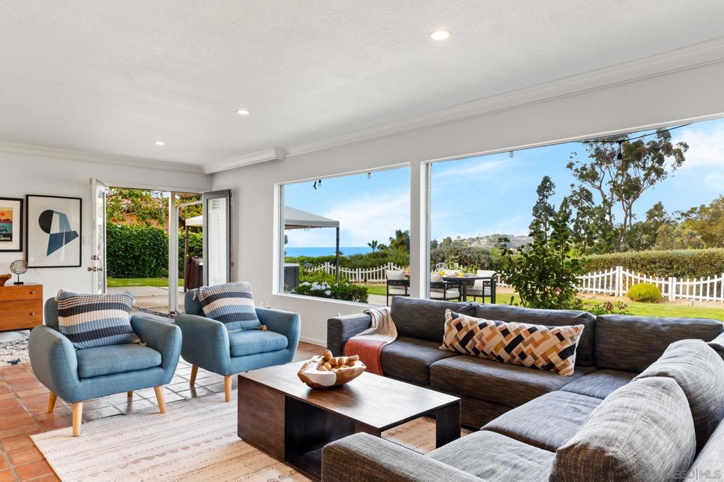 7806 Via Capri Property Photo 7