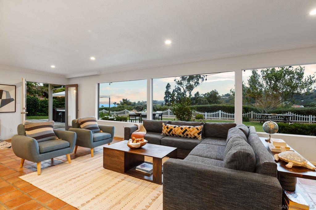 7806 Via Capri Property Photo 8